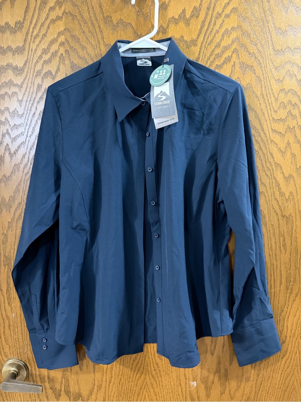 Storm Creek Navy Button-Up Shirt women’s Large